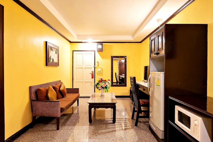 Room 53 of 77
