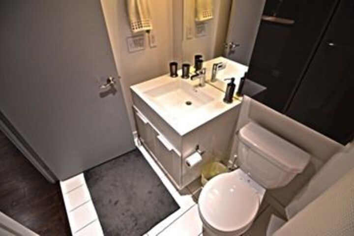 Room 2 of 10