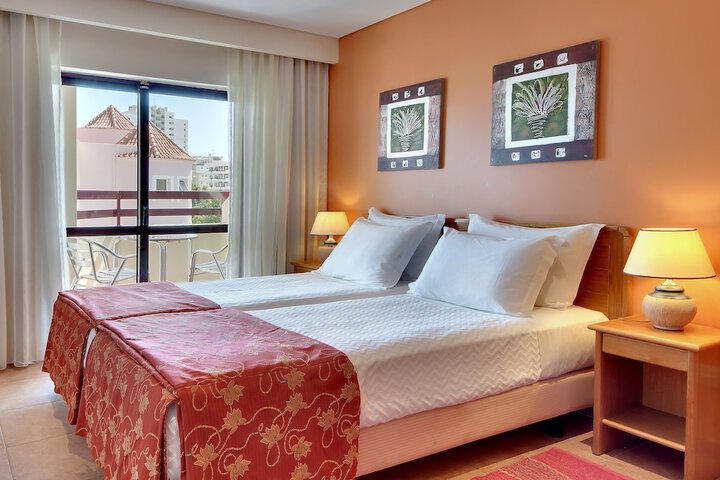 Room 6 of 38