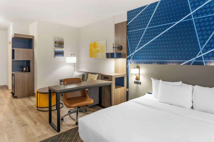 1 King Bed Suite (7 of 15)