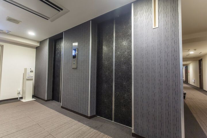 Ballroom/Hall 30 of 39