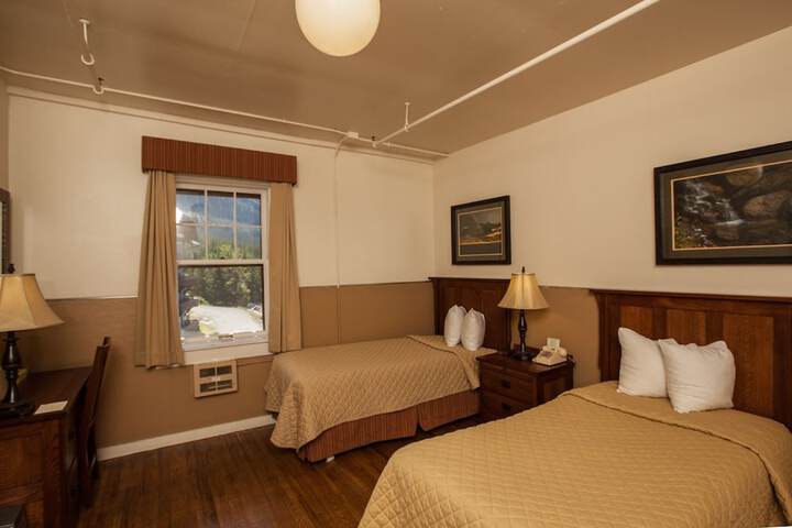 Room 4 of 26