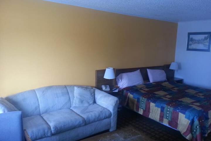 Room 14 of 22
