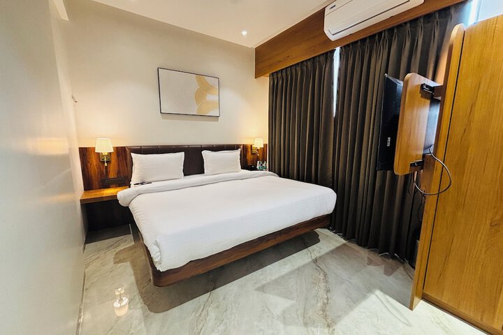 Room 9 of 27