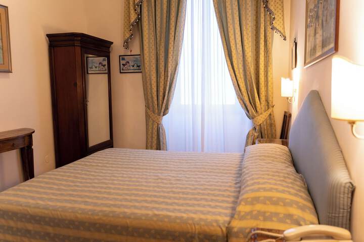 Room 30 of 141