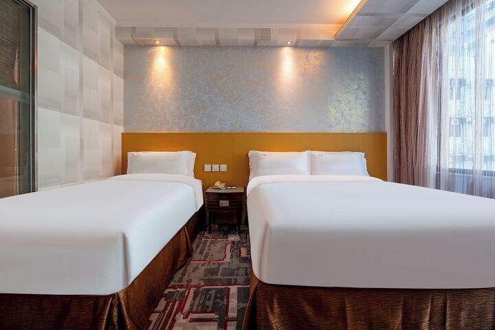 Room 52 of 103
