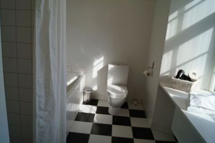 Room 5 of 43
