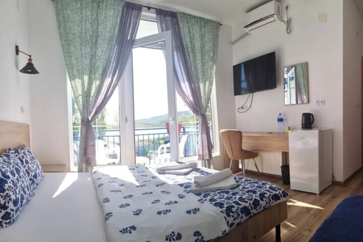 Room 34 of 79