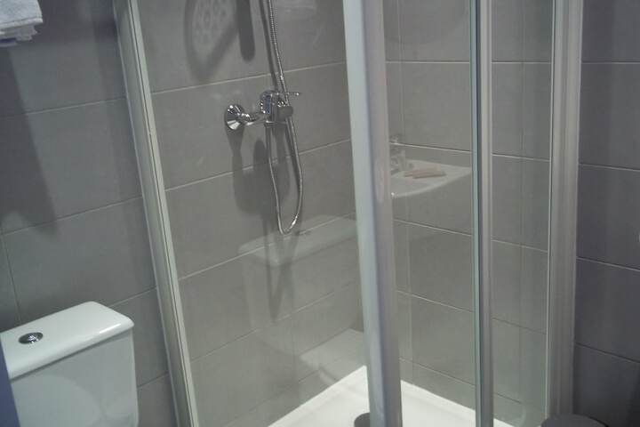 Room 12 of 16