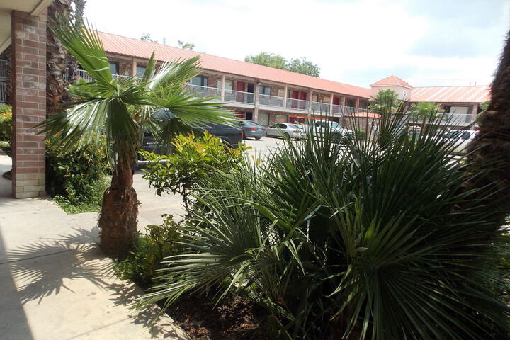 Hotel 72 of 128