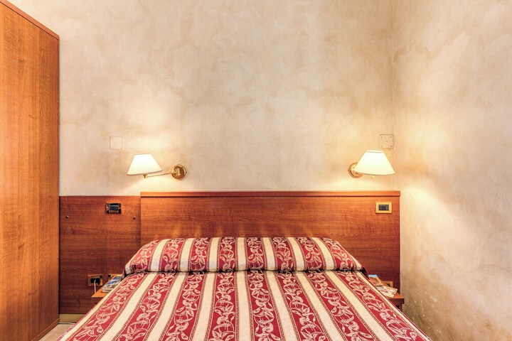 Room 43 of 125