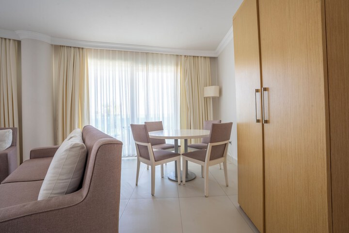 Room 44 of 160