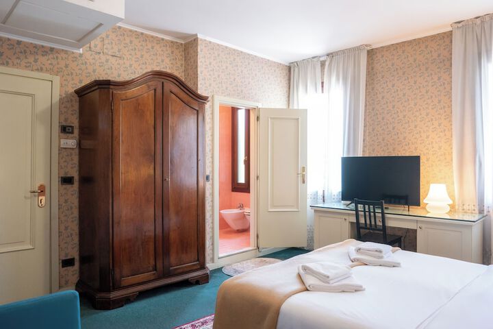 Room 15 of 50