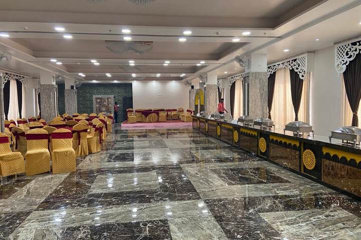 Ballroom/Hall 23 of 27