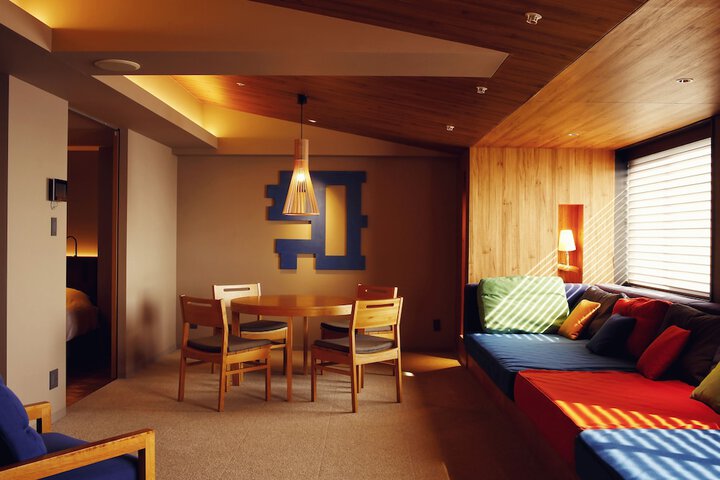 Room 28 of 178