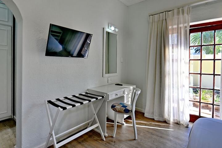 Room 71 of 199
