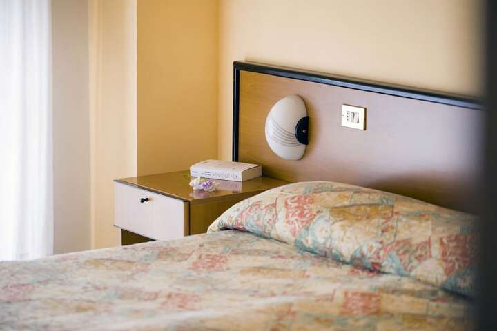 Room 11 of 36
