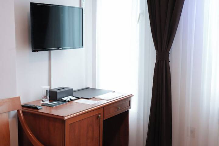 Room 13 of 23