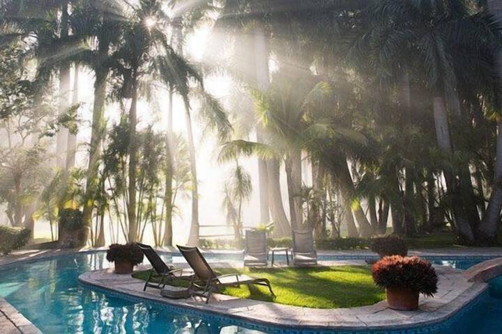 Hero Image 1 of 181