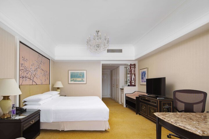 Room 53 of 229