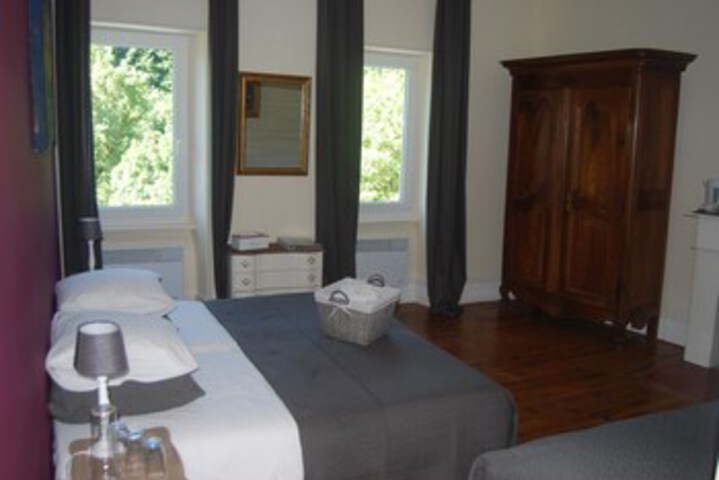 Room 16 of 40
