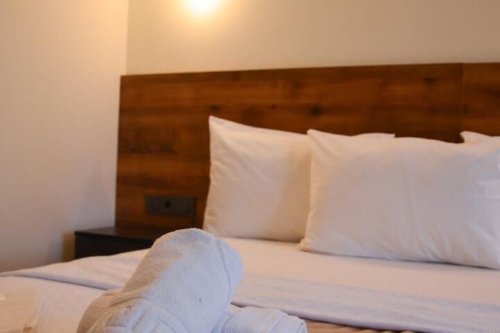 Room 5 of 20