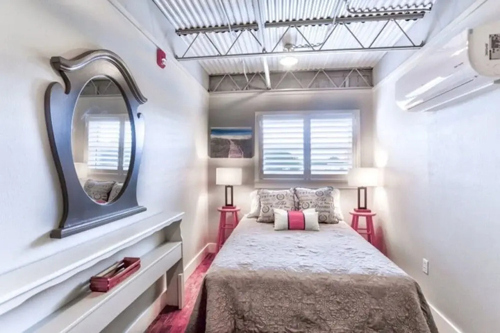 Ocean Jewel 3- Modern Cozy Loft Close to Beach and Shops