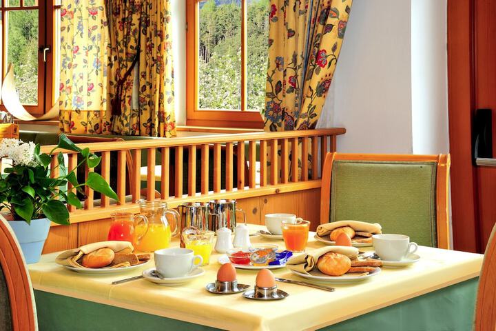Breakfast/Coffee Service 36 of 51