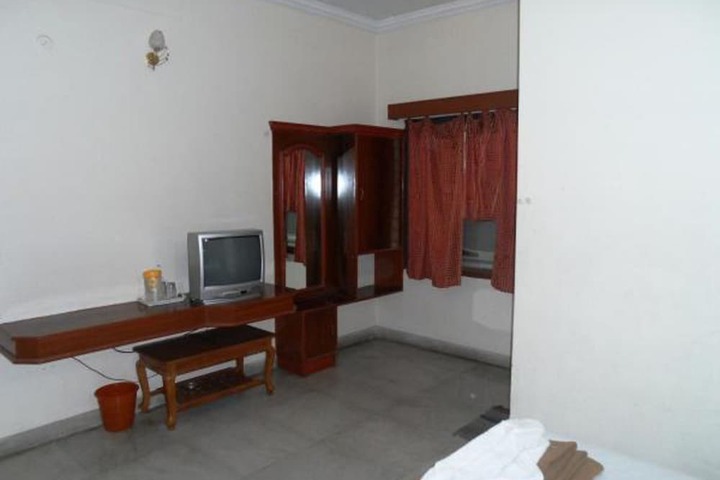 Room 16 of 21