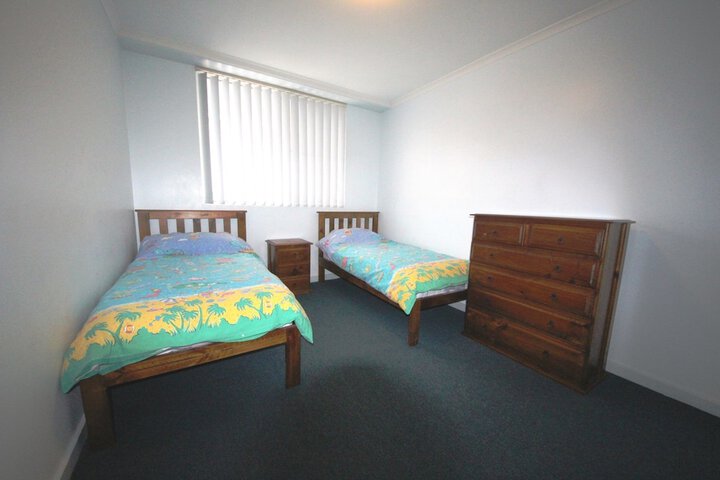 Room 4 of 16
