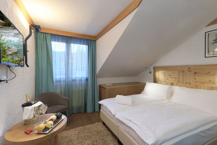 Room 14 of 118
