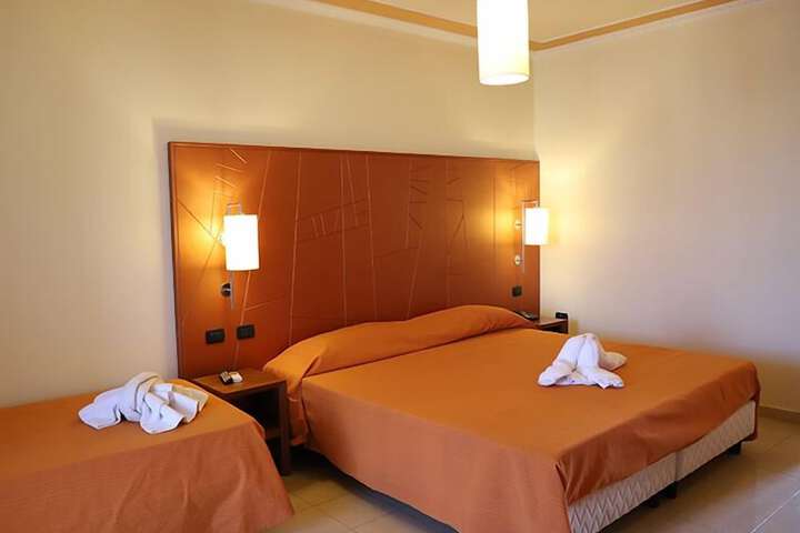 Room 8 of 21