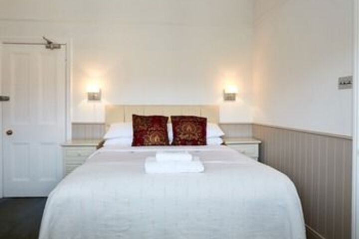 The George Hotel