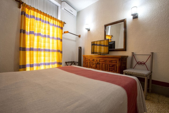 Room 42 of 103