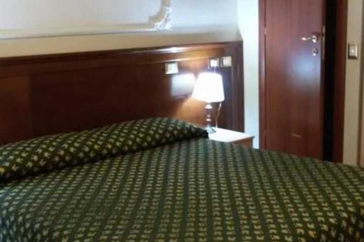 Room 23 of 37