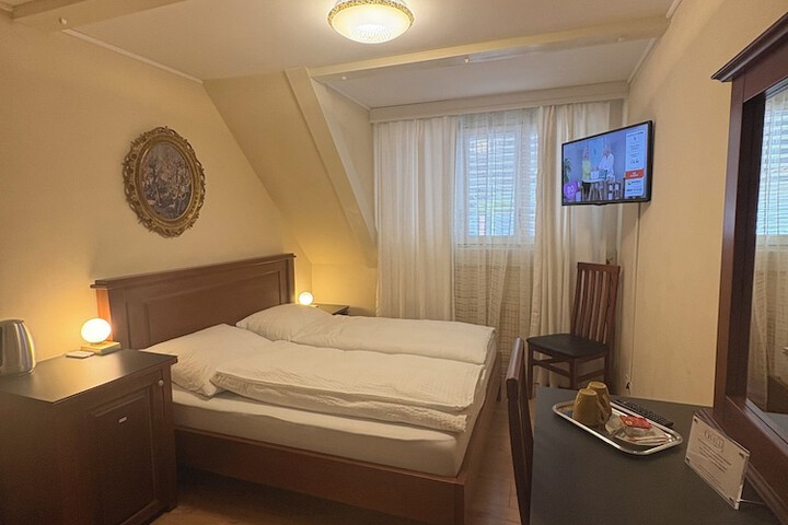 Room 144 of 266