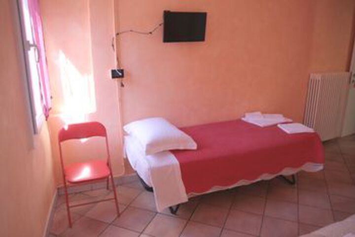 Room 37 of 48