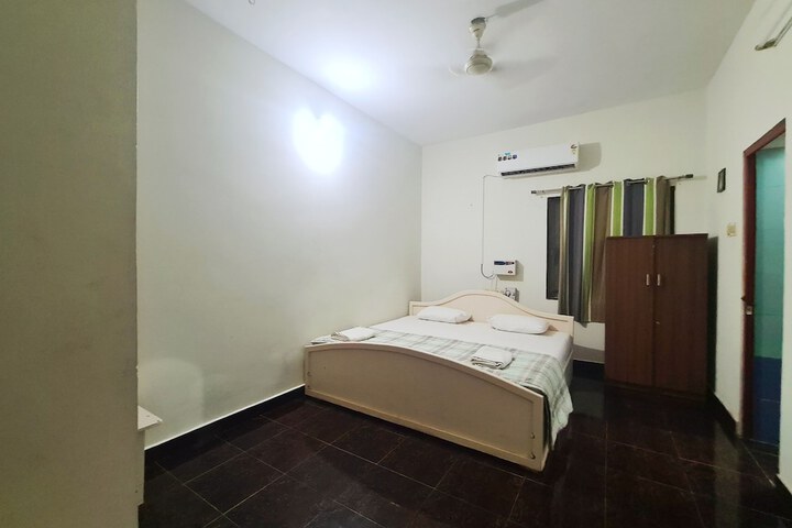 Room 9 of 43