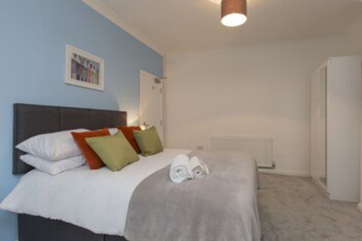 Room 32 of 54