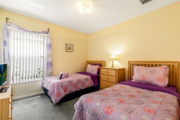 Room 25 of 32