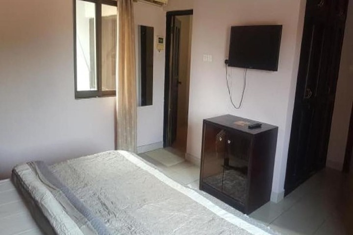 Room 9 of 21