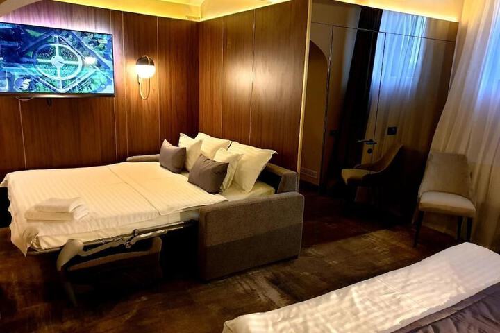 Room 23 of 120