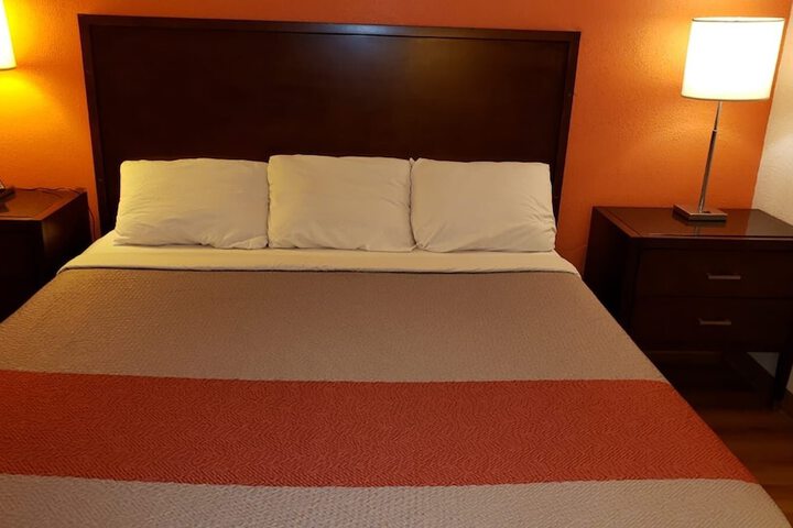 Room 3 of 7