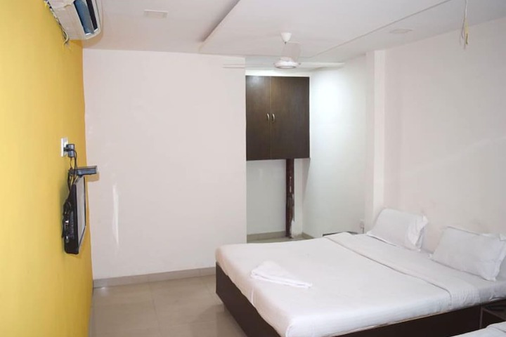 Room 16 of 25