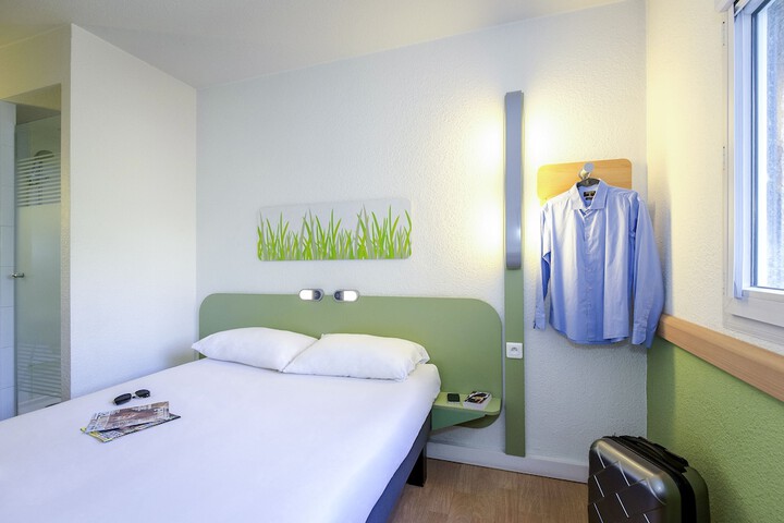 Room 3 of 51