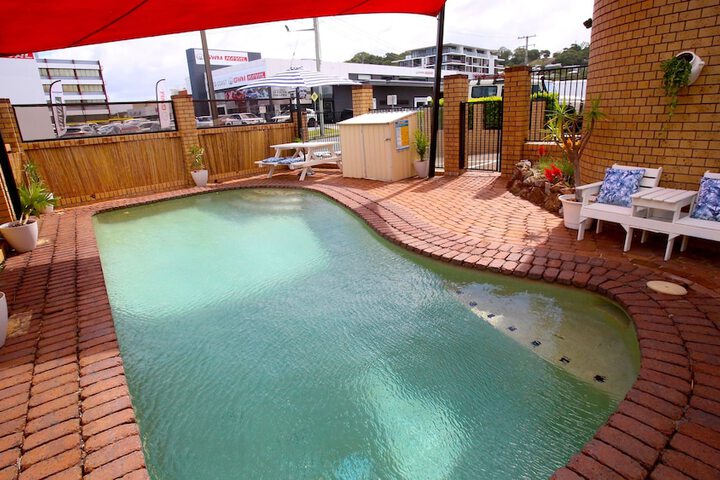 Pools & Facilities