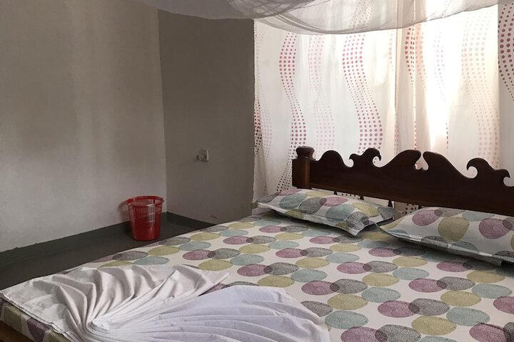Room 6 of 38