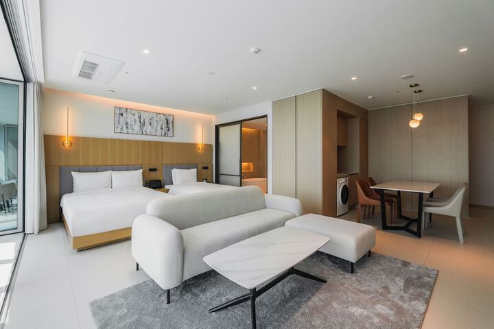 Room 12 of 31