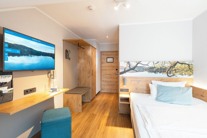 Room 10 of 51