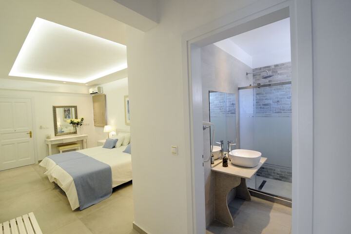 Room 15 of 42